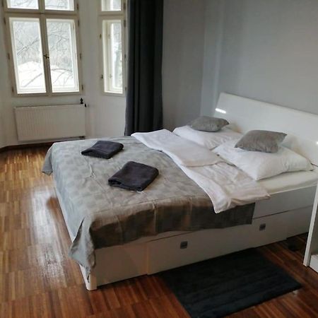 2 Bedrooms Close Vysehrad - Congress Centrum Praga Esterno foto