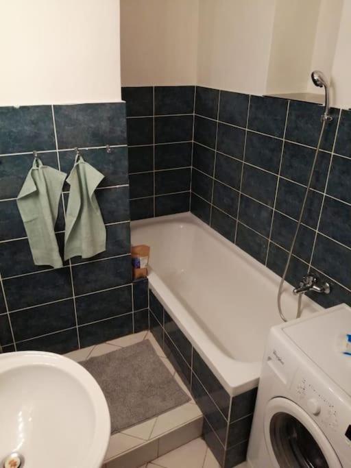 2 Bedrooms Close Vysehrad - Congress Centrum Praga Esterno foto