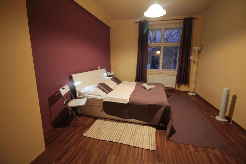 2 Bedrooms Close Vysehrad - Congress Centrum Praga Esterno foto