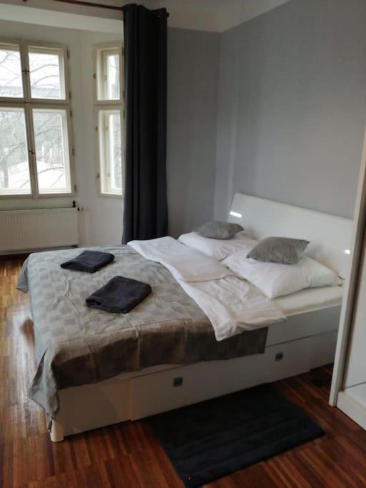 2 Bedrooms Close Vysehrad - Congress Centrum Praga Esterno foto