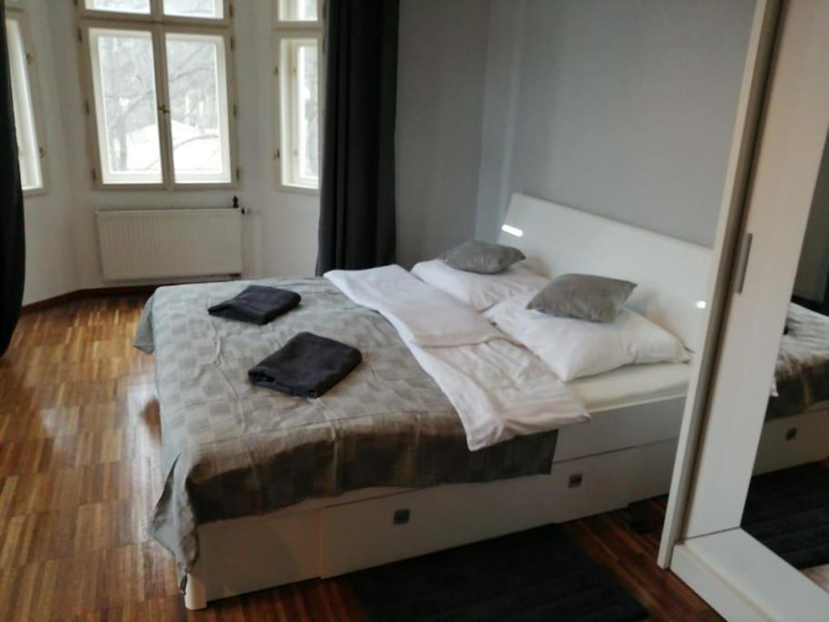2 Bedrooms Close Vysehrad - Congress Centrum Praga Esterno foto