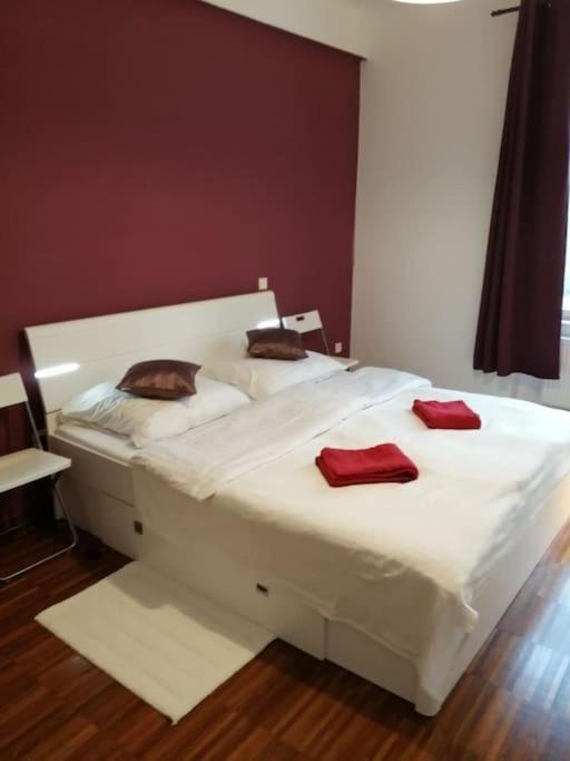 2 Bedrooms Close Vysehrad - Congress Centrum Praga Esterno foto