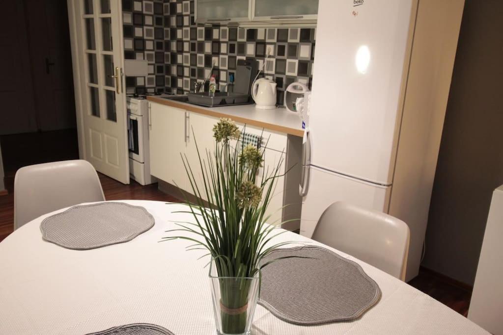 2 Bedrooms Close Vysehrad - Congress Centrum Praga Esterno foto
